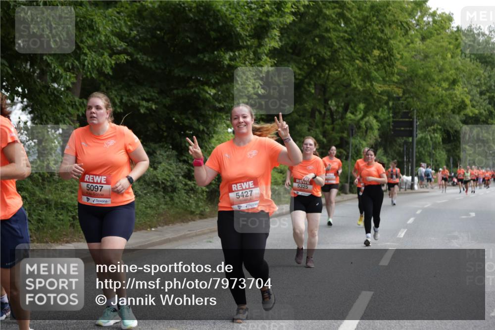 15.06.2025 - REWE Women's Run Jannik Wohlers http://msf.ph/oto/7973704 15.06.2025 10:08:30 Laufen 5097, 5427, 5325 meine-sportfotos.de