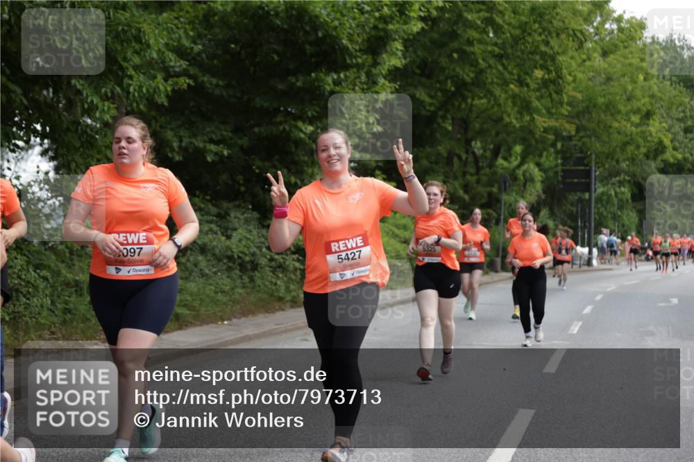 15.06.2025 - REWE Women's Run Jannik Wohlers http://msf.ph/oto/7973713 15.06.2025 10:08:30 Laufen 097, 5427, 5325 meine-sportfotos.de