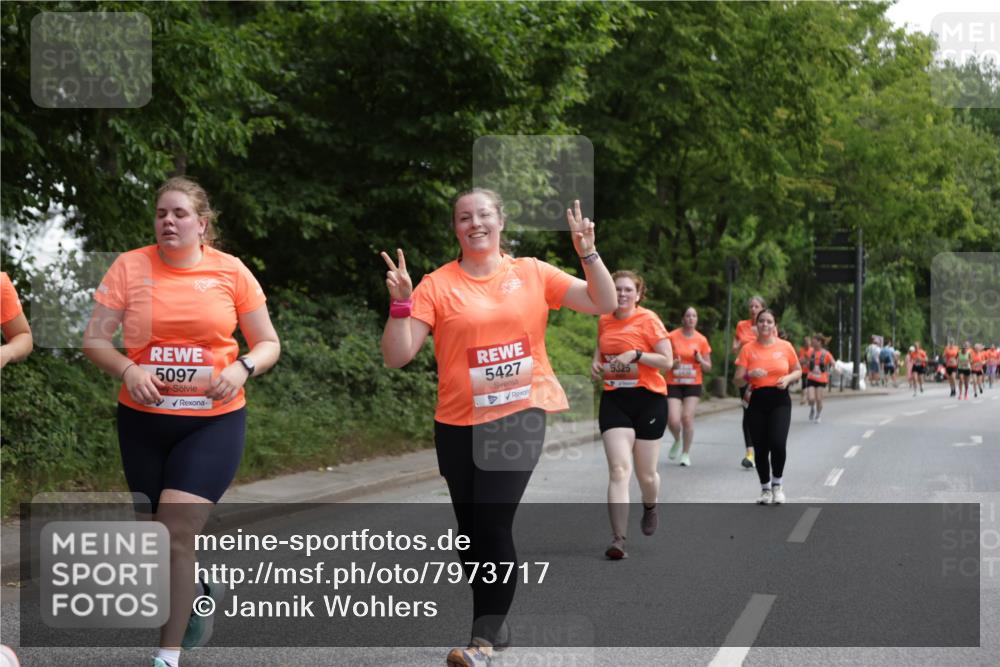 15.06.2025 - REWE Women's Run Jannik Wohlers http://msf.ph/oto/7973717 15.06.2025 10:08:30 Laufen 5097, 5427, 5325 meine-sportfotos.de