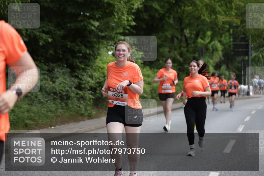 15.06.2025 - REWE Women's Run Jannik Wohlers http://msf.ph/oto/7973750 15.06.2025 10:08:32 Laufen 5325 meine-sportfotos.de