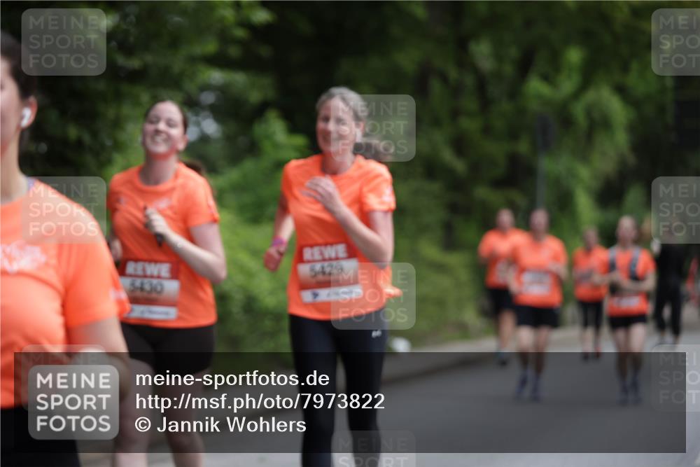 15.06.2025 - REWE Women's Run Jannik Wohlers http://msf.ph/oto/7973822 15.06.2025 10:08:34 Laufen 5429, 6430 meine-sportfotos.de