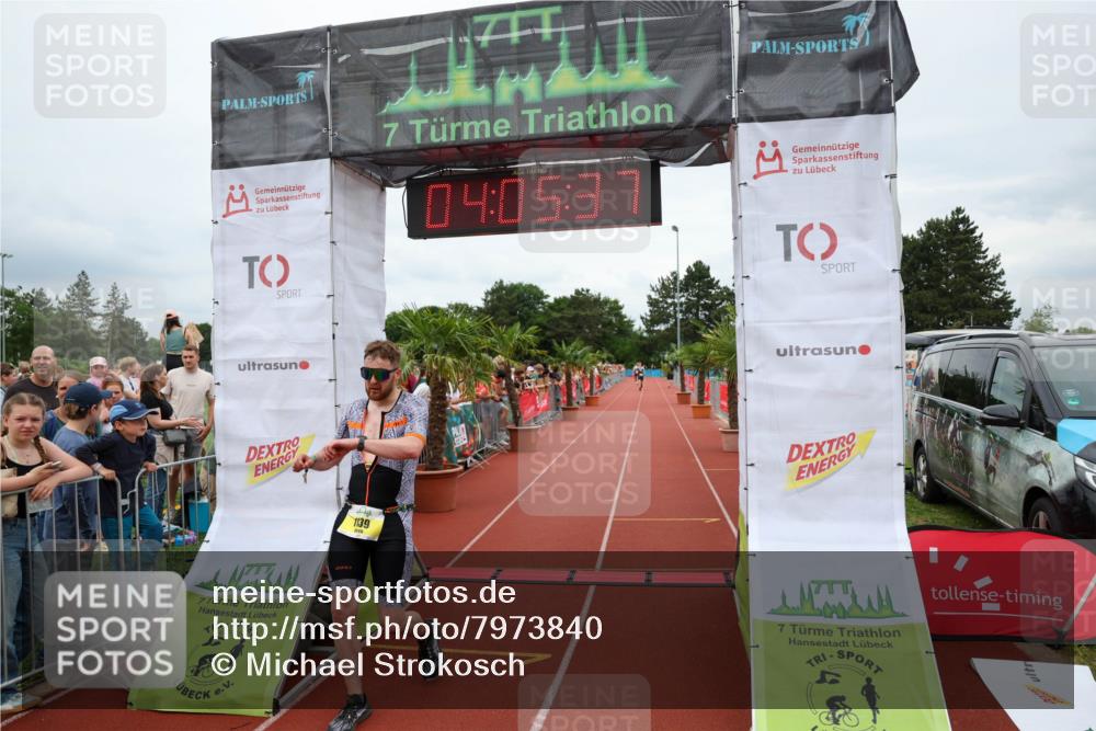 15.06.2025 - 7 Türme Triathlon Michael Strokosch http://msf.ph/oto/7973840 15.06.2025 14:05:36 Ziel 926, 1139, 1144 meine-sportfotos.de