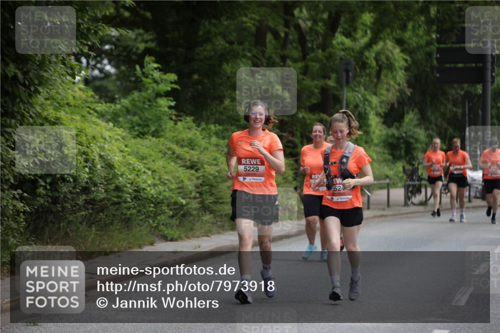 15.06.2025 - REWE Women's Run Jannik Wohlers http://msf.ph/oto/7973918 15.06.2025 10:08:38 Laufen 5229, 624 meine-sportfotos.de