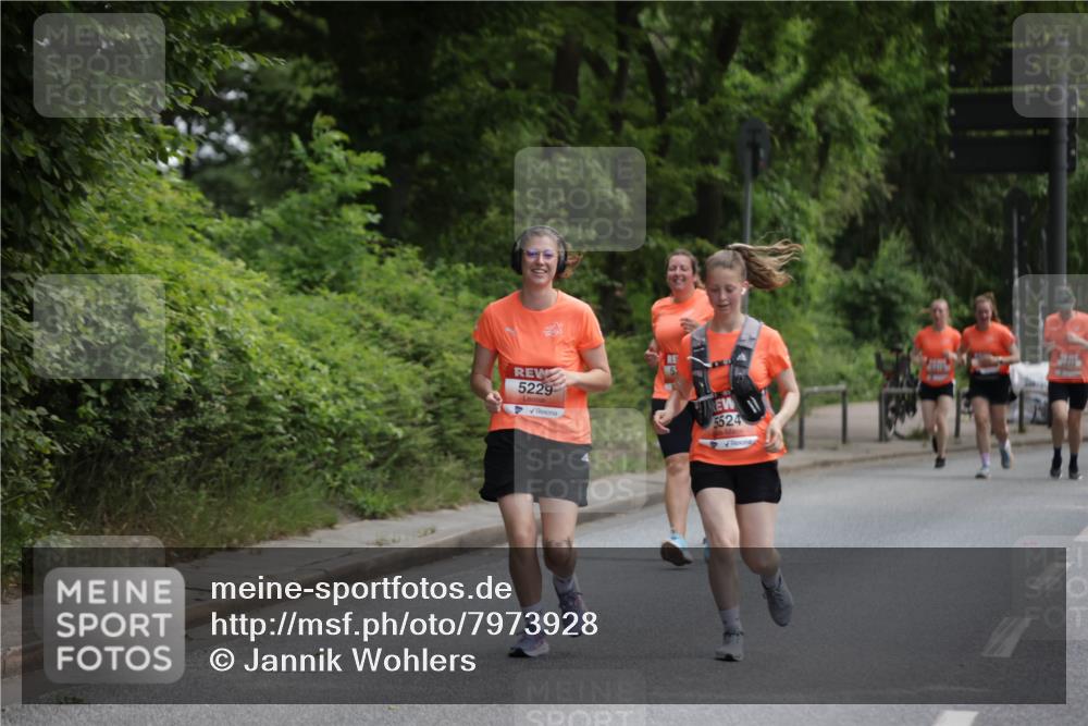 15.06.2025 - REWE Women's Run Jannik Wohlers http://msf.ph/oto/7973928 15.06.2025 10:08:38 Laufen 5229, 5, 5524 meine-sportfotos.de