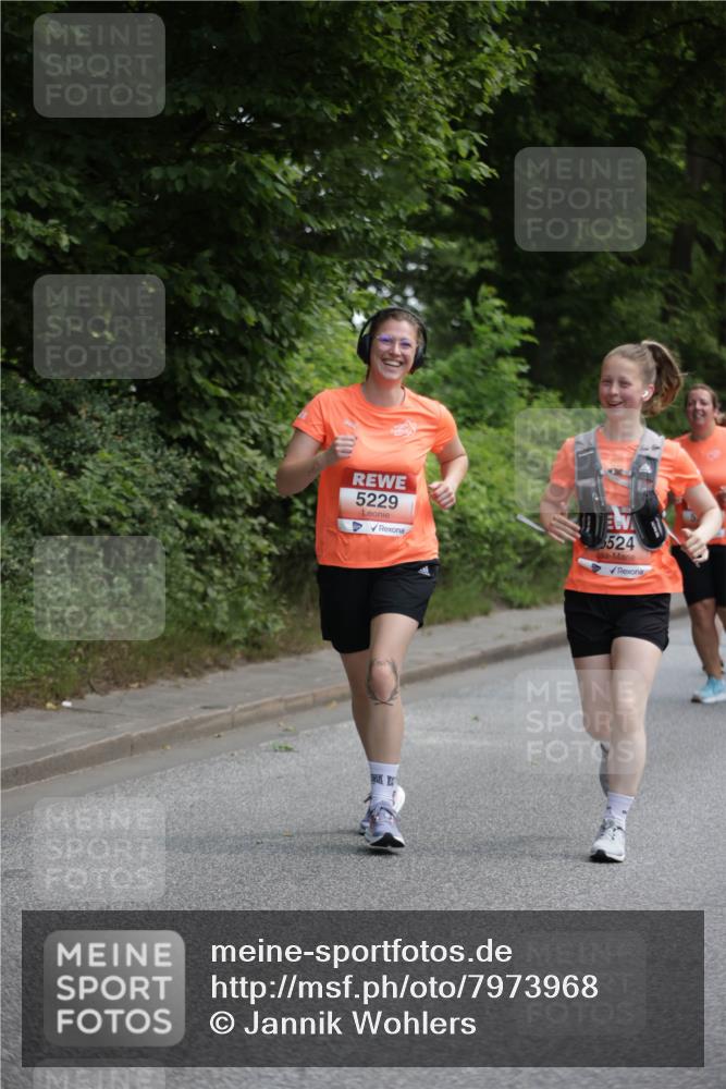 15.06.2025 - REWE Women's Run Jannik Wohlers http://msf.ph/oto/7973968 15.06.2025 10:08:40 Laufen 5229 meine-sportfotos.de