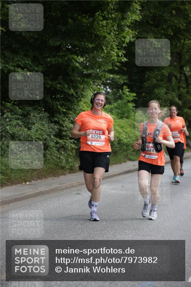 15.06.2025 - REWE Women's Run Jannik Wohlers http://msf.ph/oto/7973982 15.06.2025 10:08:40 Laufen 5229, 24, 5294 meine-sportfotos.de