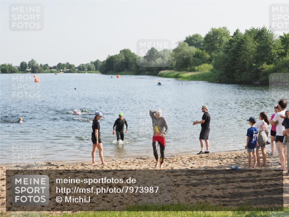 21.06.2025 - 27. Vierlanden-Triathlon MichiJ http://msf.ph/oto/7973987 15.06.2026 08:38:54 Schwimmen 94, 182 meine-sportfotos.de