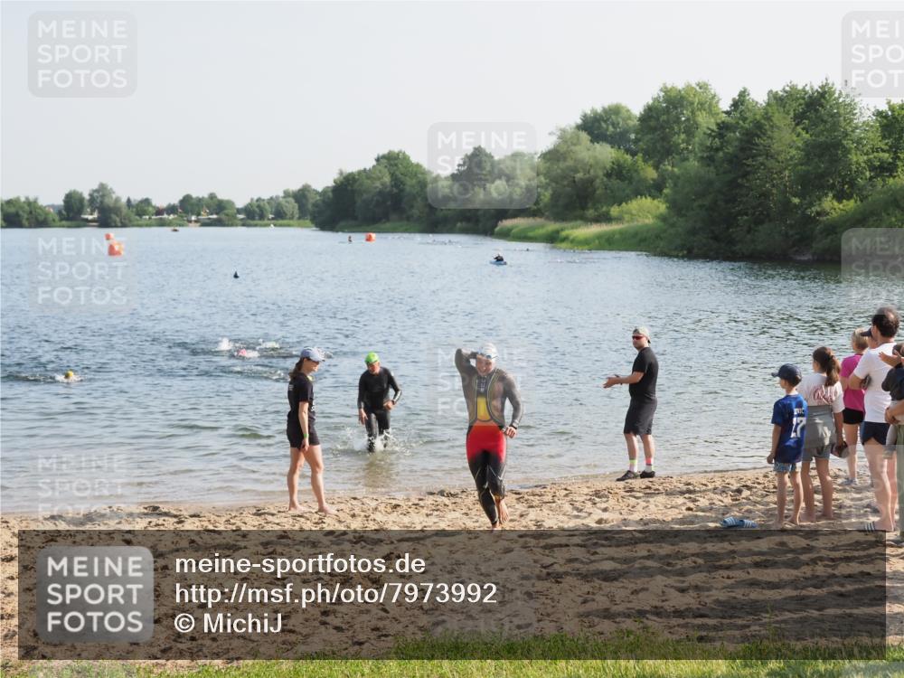 21.06.2025 - 27. Vierlanden-Triathlon MichiJ http://msf.ph/oto/7973992 15.06.2026 08:38:54 Schwimmen 94, 182 meine-sportfotos.de