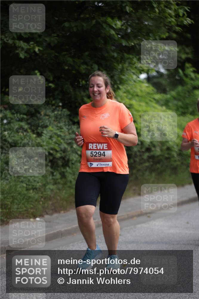 15.06.2025 - REWE Women's Run Jannik Wohlers http://msf.ph/oto/7974054 15.06.2025 10:08:44 Laufen 5294 meine-sportfotos.de