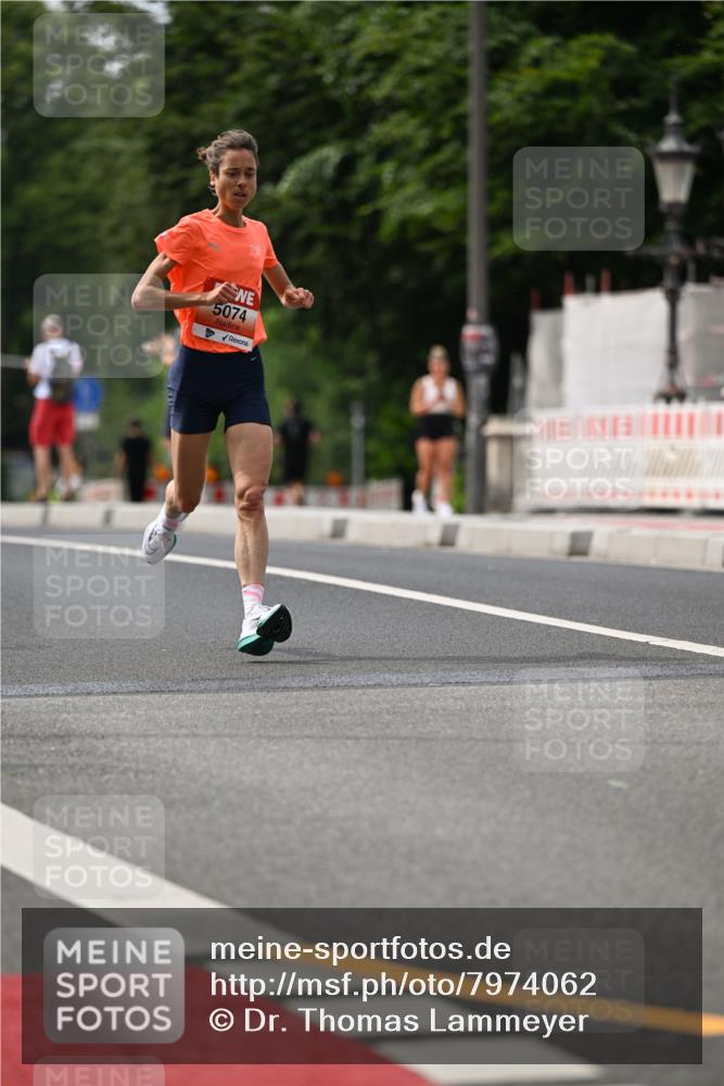 15.06.2025 - REWE Women's Run Dr. Thomas Lammeyer http://msf.ph/oto/7974062 15.06.2025 10:39:23 Laufen 5074 meine-sportfotos.de