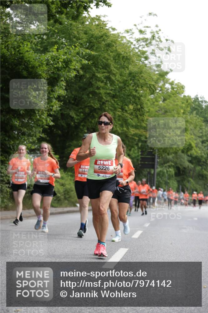 15.06.2025 - REWE Women's Run Jannik Wohlers http://msf.ph/oto/7974142 15.06.2025 10:08:50 Laufen 5226, 5448 meine-sportfotos.de
