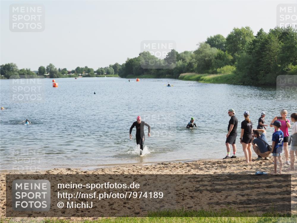 21.06.2025 - 27. Vierlanden-Triathlon MichiJ http://msf.ph/oto/7974189 15.06.2026 08:39:13 Schwimmen 77, 120, 132, 165 meine-sportfotos.de