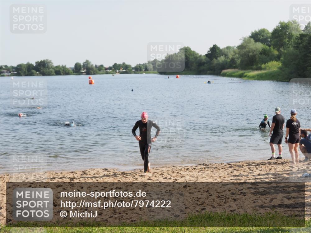 21.06.2025 - 27. Vierlanden-Triathlon MichiJ http://msf.ph/oto/7974222 15.06.2026 08:39:16 Schwimmen 120, 132, 165 meine-sportfotos.de