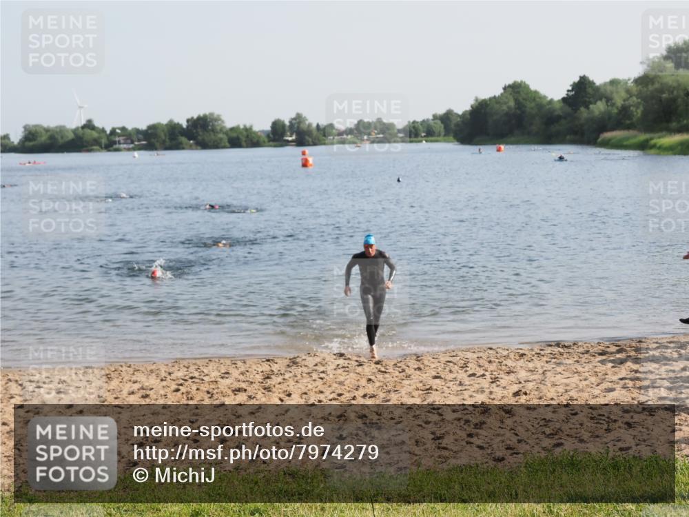 21.06.2025 - 27. Vierlanden-Triathlon MichiJ http://msf.ph/oto/7974279 15.06.2026 08:39:31 Schwimmen 168 meine-sportfotos.de
