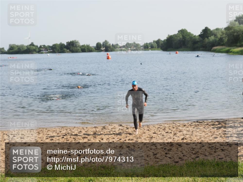 21.06.2025 - 27. Vierlanden-Triathlon MichiJ http://msf.ph/oto/7974313 15.06.2026 08:39:32 Schwimmen 168 meine-sportfotos.de
