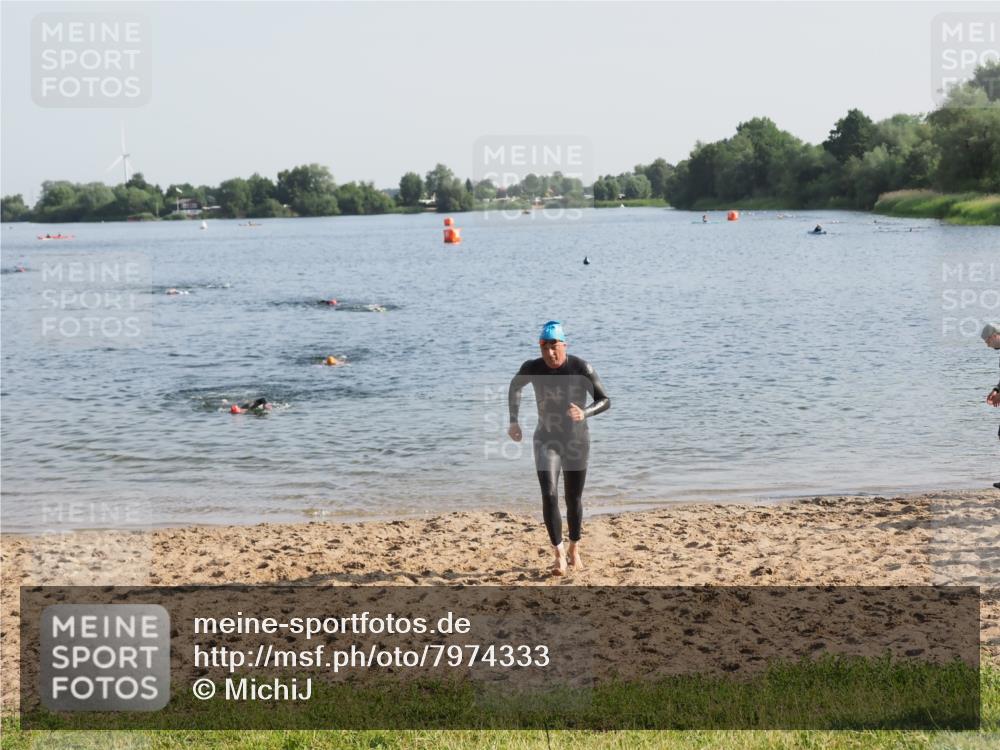 21.06.2025 - 27. Vierlanden-Triathlon MichiJ http://msf.ph/oto/7974333 15.06.2026 08:39:33 Schwimmen 168 meine-sportfotos.de