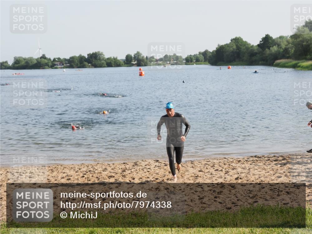 21.06.2025 - 27. Vierlanden-Triathlon MichiJ http://msf.ph/oto/7974338 15.06.2026 08:39:33 Schwimmen 168 meine-sportfotos.de