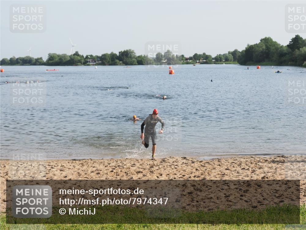 21.06.2025 - 27. Vierlanden-Triathlon MichiJ http://msf.ph/oto/7974347 15.06.2026 08:39:42 Schwimmen 59, 168 meine-sportfotos.de