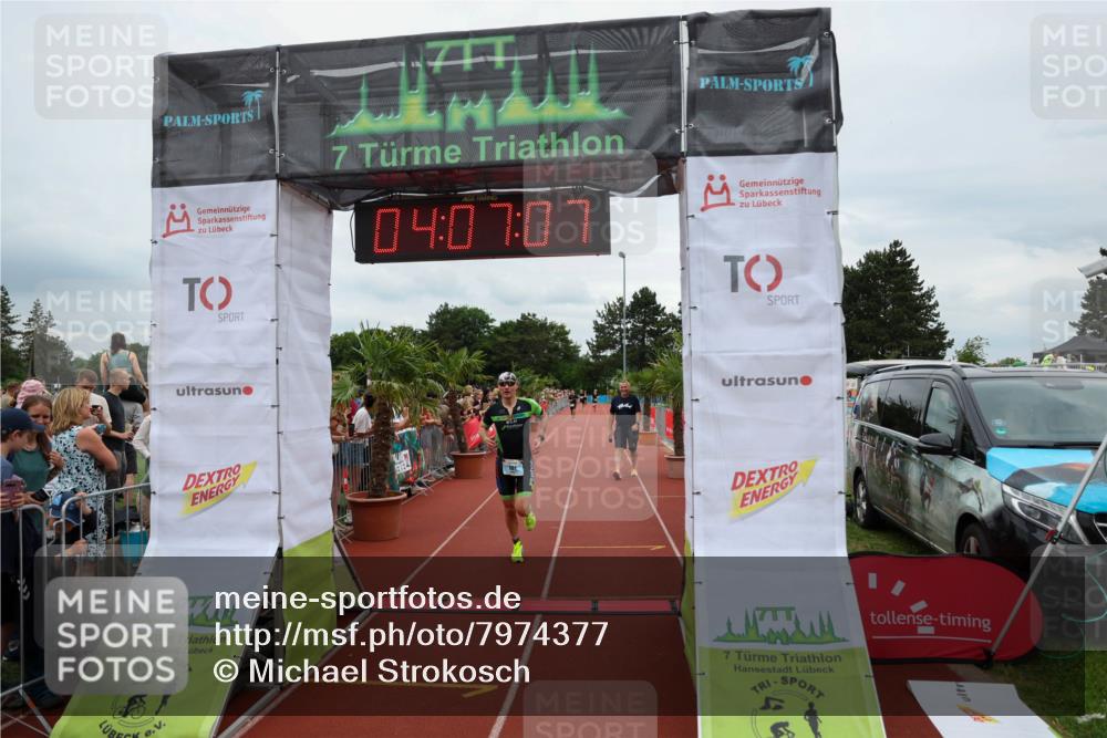 15.06.2025 - 7 Türme Triathlon Michael Strokosch http://msf.ph/oto/7974377 15.06.2025 14:07:06 Ziel 501 meine-sportfotos.de
