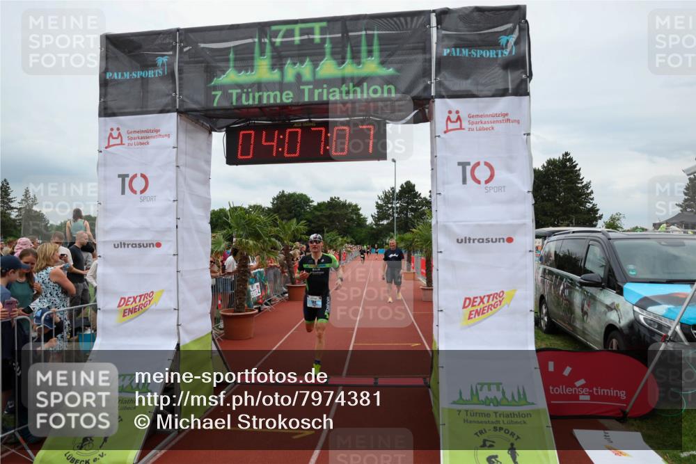 15.06.2025 - 7 Türme Triathlon Michael Strokosch http://msf.ph/oto/7974381 15.06.2025 14:07:06 Ziel 501 meine-sportfotos.de