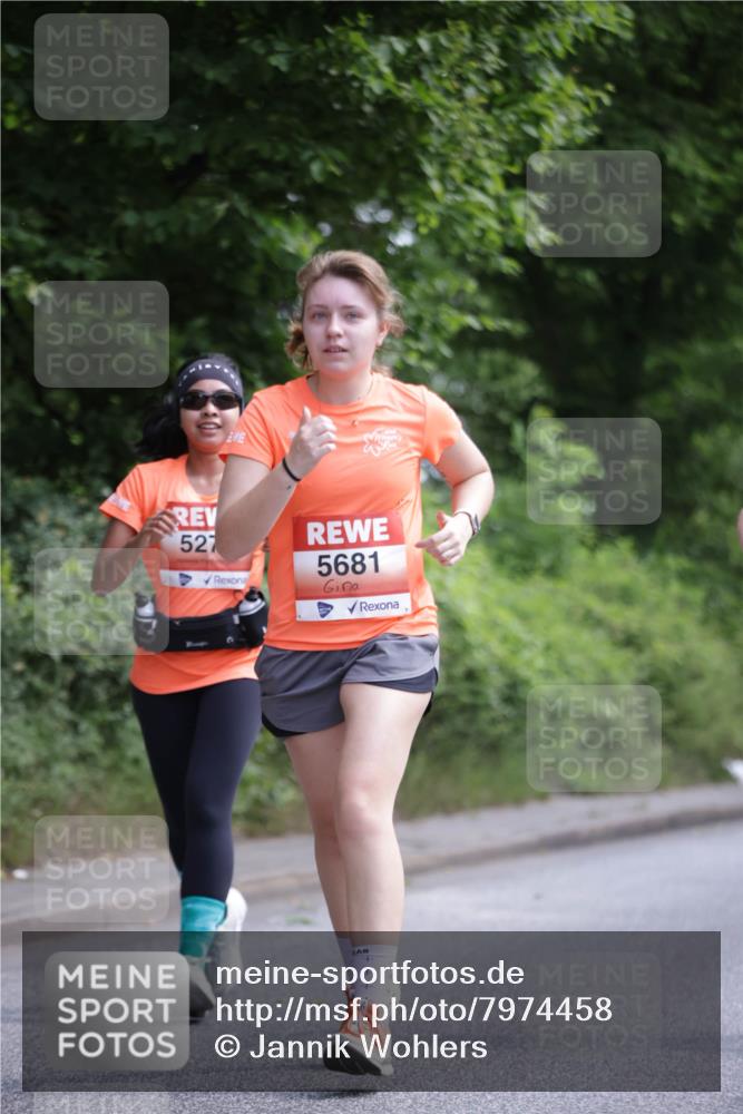 15.06.2025 - REWE Women's Run Jannik Wohlers http://msf.ph/oto/7974458 15.06.2025 10:09:13 Laufen 527, 5681 meine-sportfotos.de