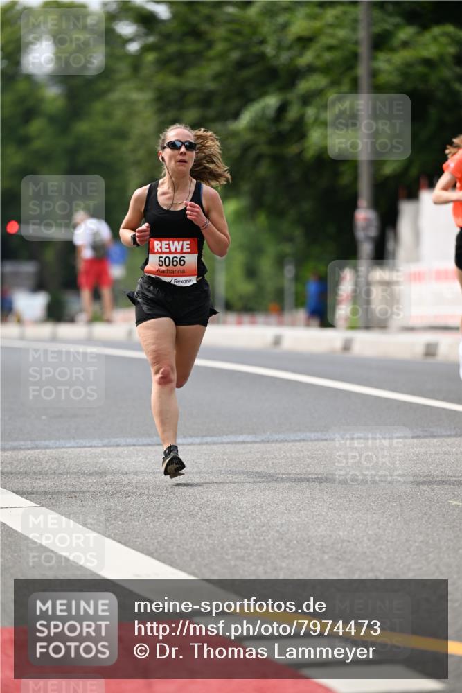 15.06.2025 - REWE Women's Run Dr. Thomas Lammeyer http://msf.ph/oto/7974473 15.06.2025 10:39:55 Laufen 5066 meine-sportfotos.de
