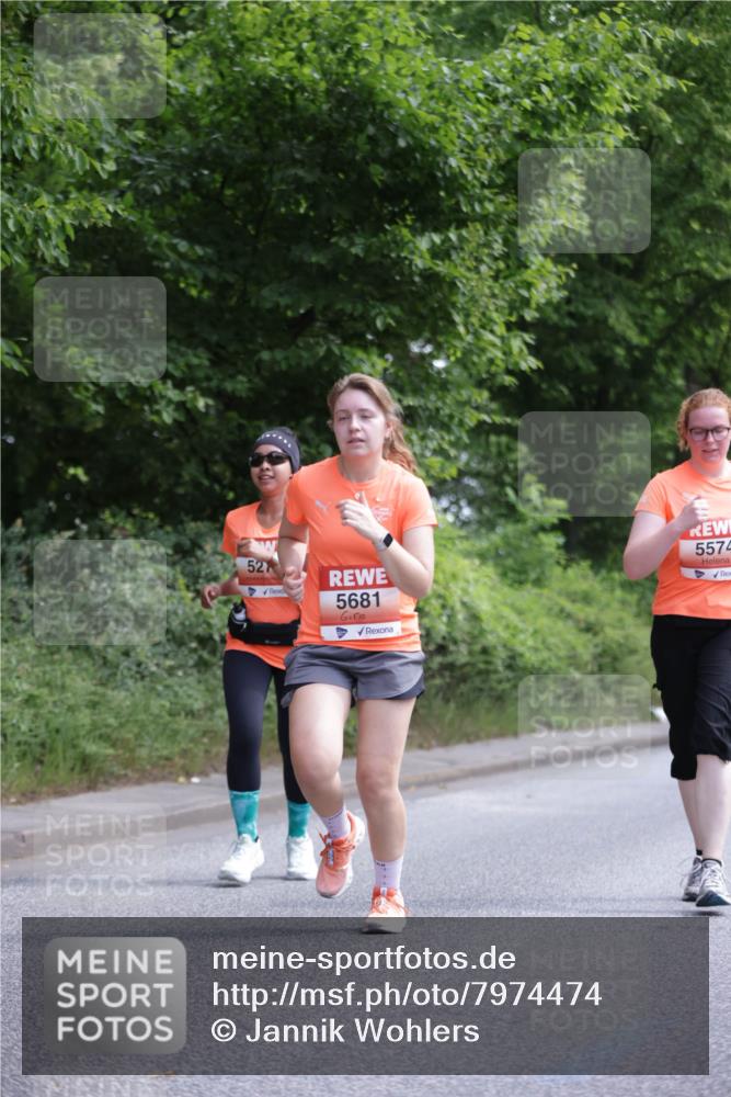 15.06.2025 - REWE Women's Run Jannik Wohlers http://msf.ph/oto/7974474 15.06.2025 10:09:13 Laufen 52, 5681 meine-sportfotos.de