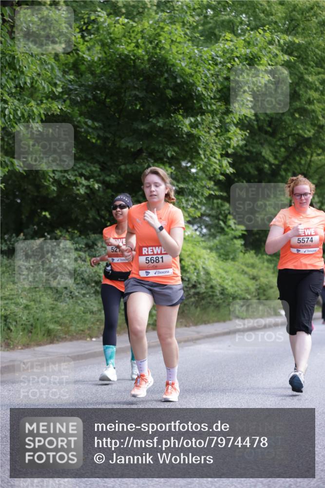 15.06.2025 - REWE Women's Run Jannik Wohlers http://msf.ph/oto/7974478 15.06.2025 10:09:13 Laufen 5681, 5574, 4 meine-sportfotos.de