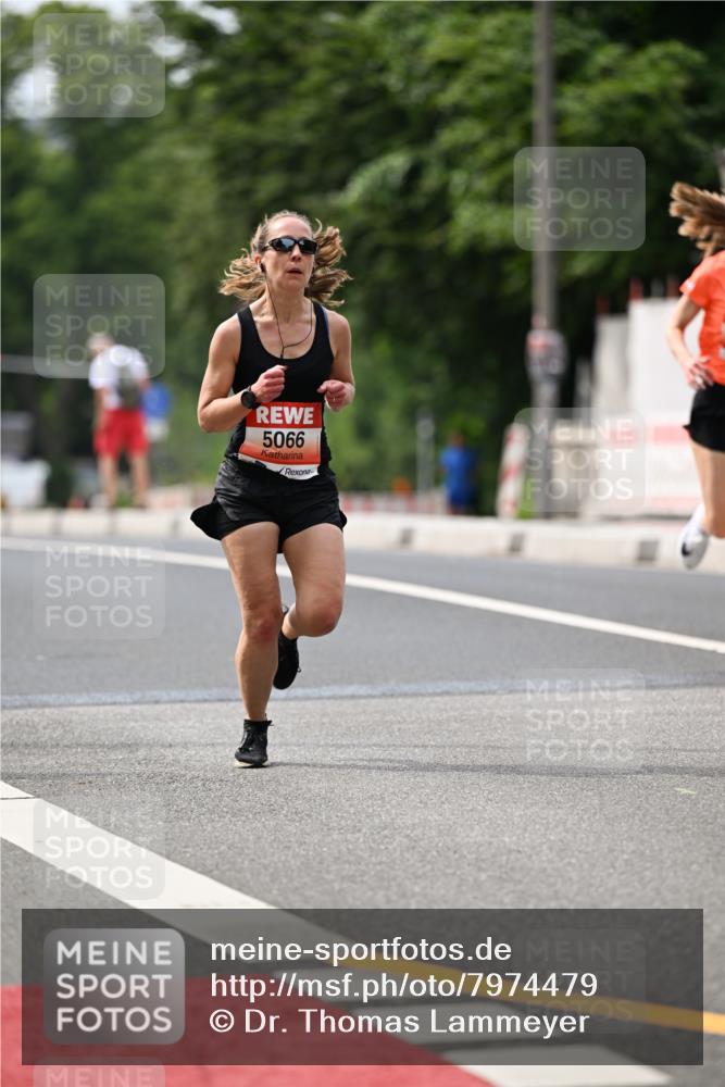 15.06.2025 - REWE Women's Run Dr. Thomas Lammeyer http://msf.ph/oto/7974479 15.06.2025 10:39:55 Laufen 5066 meine-sportfotos.de
