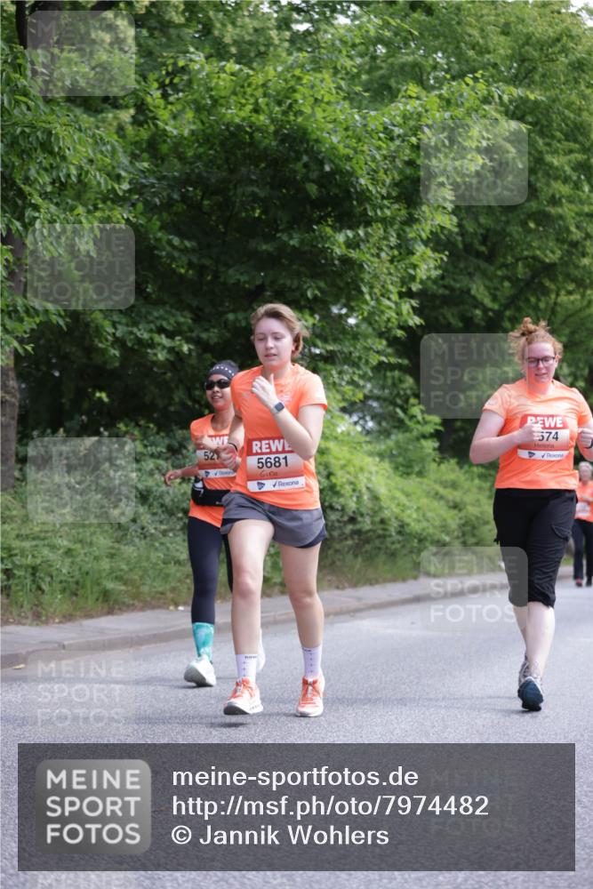 15.06.2025 - REWE Women's Run Jannik Wohlers http://msf.ph/oto/7974482 15.06.2025 10:09:14 Laufen 5681, 574 meine-sportfotos.de