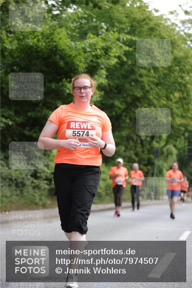 15.06.2025 - REWE Women's Run Jannik Wohlers http://msf.ph/oto/7974507 15.06.2025 10:09:15 Laufen 5574 meine-sportfotos.de
