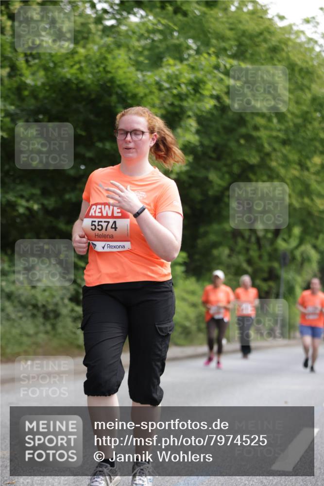 15.06.2025 - REWE Women's Run Jannik Wohlers http://msf.ph/oto/7974525 15.06.2025 10:09:15 Laufen 5574 meine-sportfotos.de
