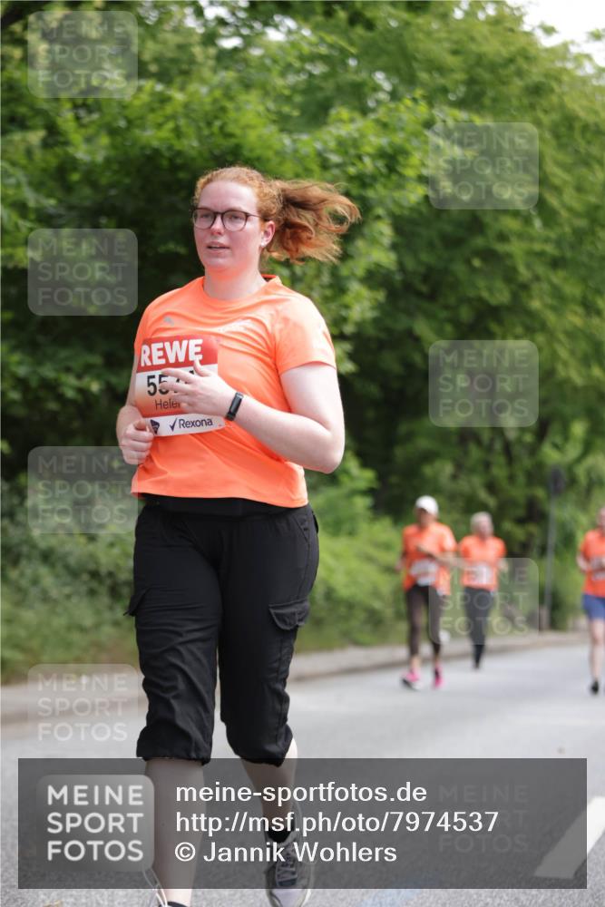 15.06.2025 - REWE Women's Run Jannik Wohlers http://msf.ph/oto/7974537 15.06.2025 10:09:15 Laufen 55 meine-sportfotos.de