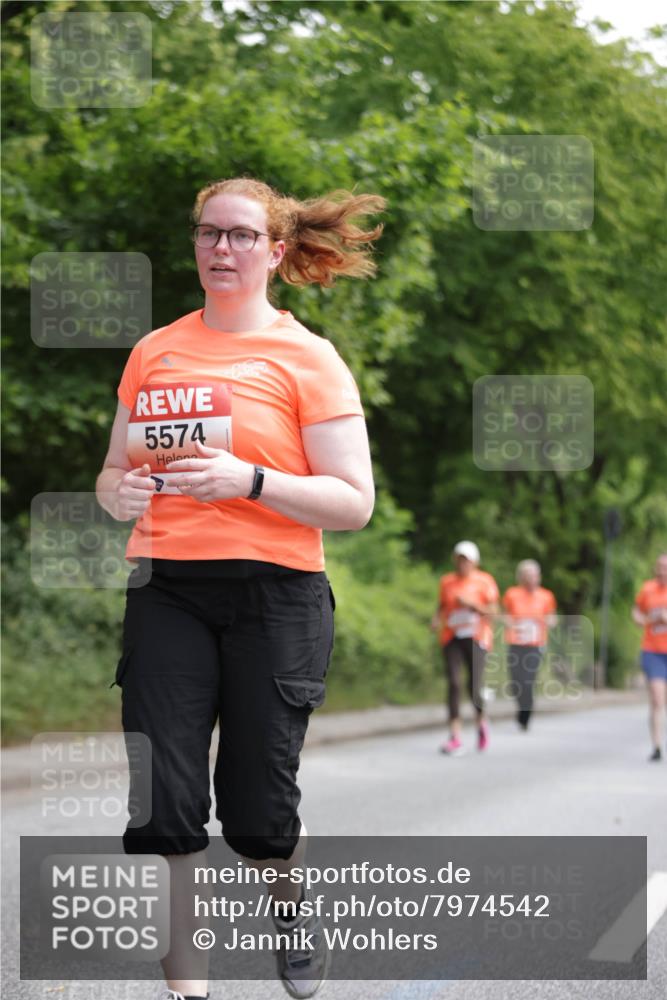 15.06.2025 - REWE Women's Run Jannik Wohlers http://msf.ph/oto/7974542 15.06.2025 10:09:16 Laufen 5574 meine-sportfotos.de