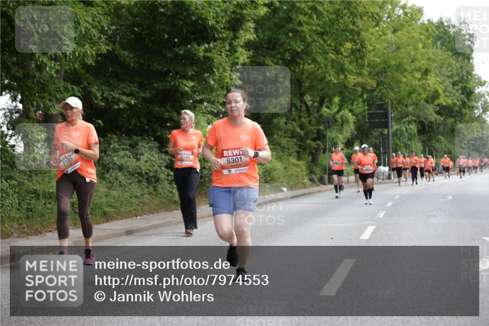 15.06.2025 - REWE Women's Run Jannik Wohlers http://msf.ph/oto/7974553 15.06.2025 10:09:21 Laufen 5195, 5596, 5301 meine-sportfotos.de