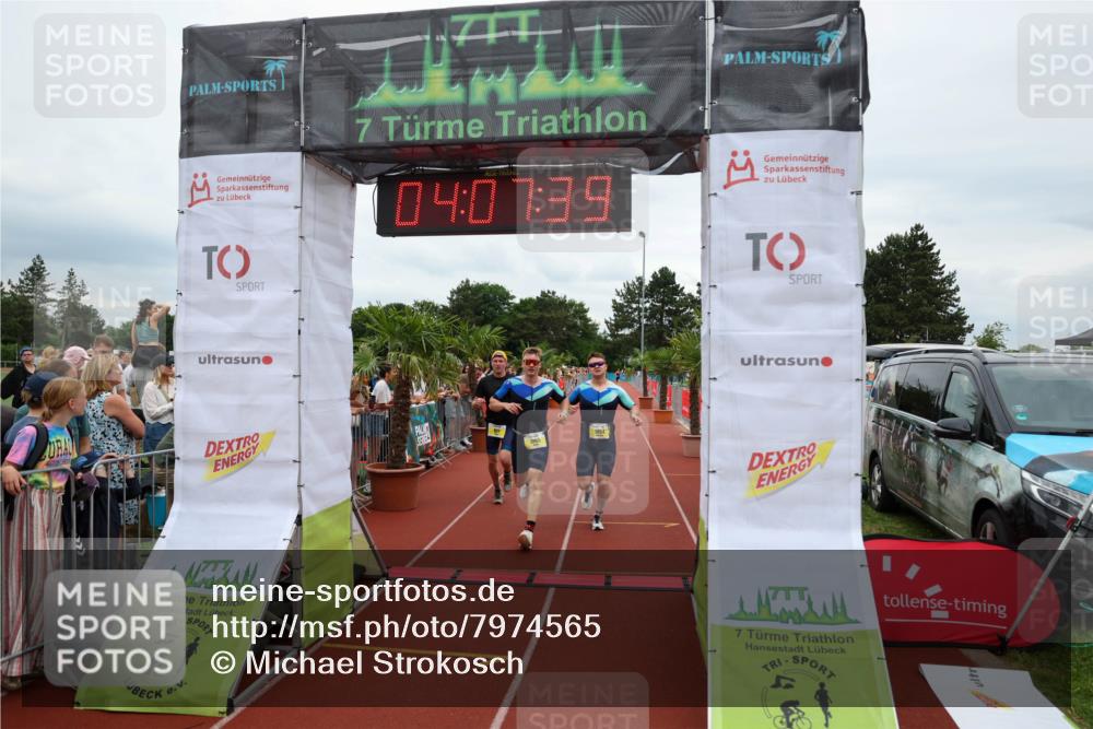 15.06.2025 - 7 Türme Triathlon Michael Strokosch http://msf.ph/oto/7974565 15.06.2025 14:07:39 Ziel 927, 1054, 1055, 1091, 1197 meine-sportfotos.de
