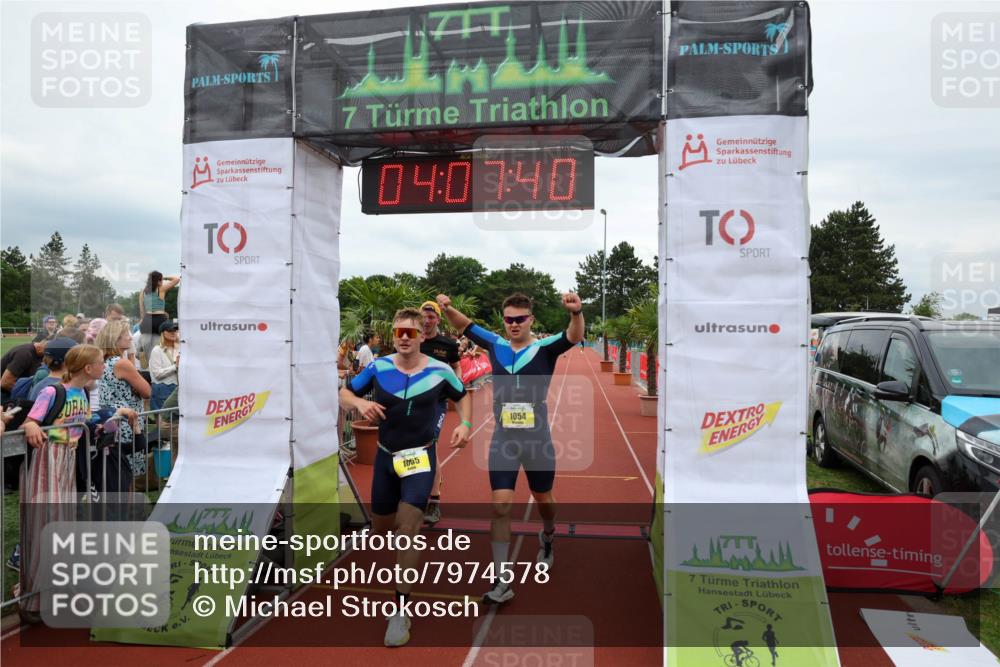15.06.2025 - 7 Türme Triathlon Michael Strokosch http://msf.ph/oto/7974578 15.06.2025 14:07:40 Ziel 927, 1054, 1055, 1091, 1197 meine-sportfotos.de