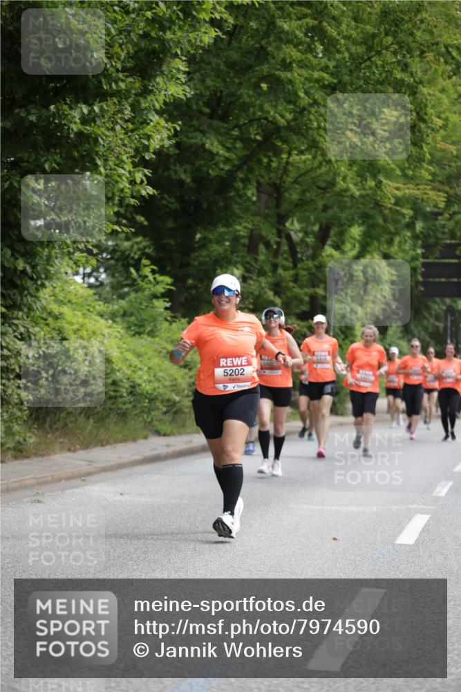 15.06.2025 - REWE Women's Run Jannik Wohlers http://msf.ph/oto/7974590 15.06.2025 10:09:27 Laufen 5202 meine-sportfotos.de