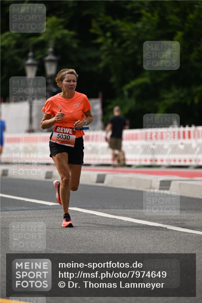 15.06.2025 - REWE Women's Run Dr. Thomas Lammeyer http://msf.ph/oto/7974649 15.06.2025 10:40:07 Laufen 5030 meine-sportfotos.de