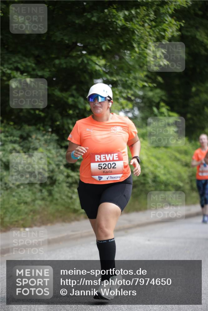 15.06.2025 - REWE Women's Run Jannik Wohlers http://msf.ph/oto/7974650 15.06.2025 10:09:28 Laufen 5202 meine-sportfotos.de