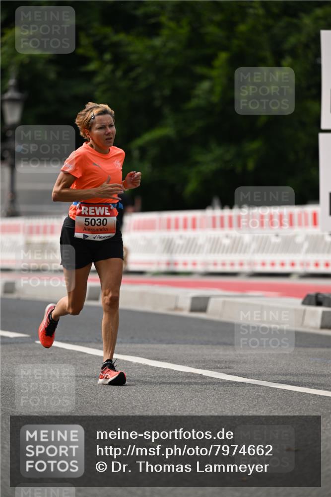 15.06.2025 - REWE Women's Run Dr. Thomas Lammeyer http://msf.ph/oto/7974662 15.06.2025 10:40:07 Laufen 5030 meine-sportfotos.de