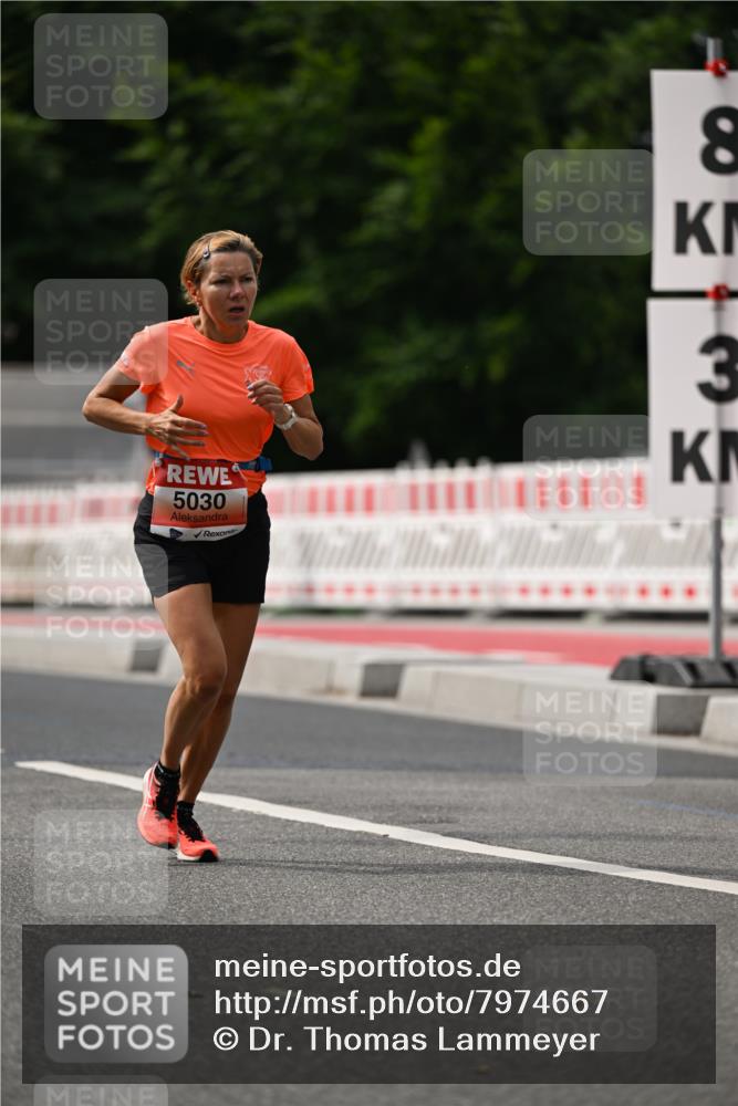 15.06.2025 - REWE Women's Run Dr. Thomas Lammeyer http://msf.ph/oto/7974667 15.06.2025 10:40:07 Laufen 5030, 8, 3 meine-sportfotos.de