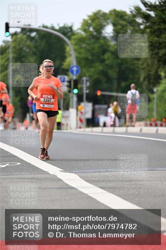 15.06.2025 - REWE Women's Run Dr. Thomas Lammeyer http://msf.ph/oto/7974782 15.06.2025 10:40:14 Laufen 5397 meine-sportfotos.de