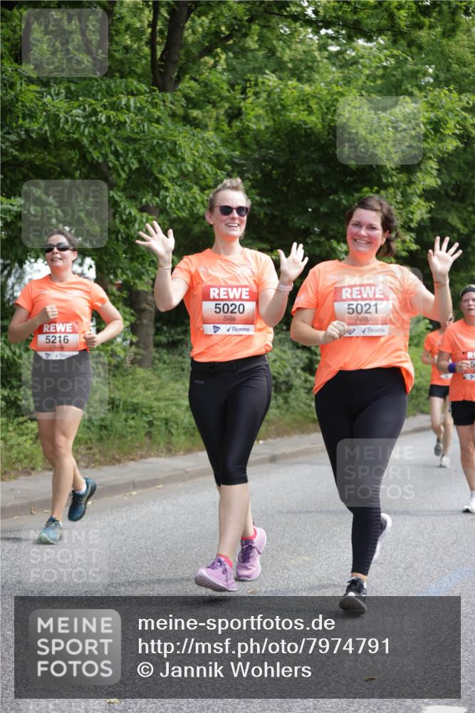 15.06.2025 - REWE Women's Run Jannik Wohlers http://msf.ph/oto/7974791 15.06.2025 10:09:38 Laufen 5216, 5020, 5021 meine-sportfotos.de