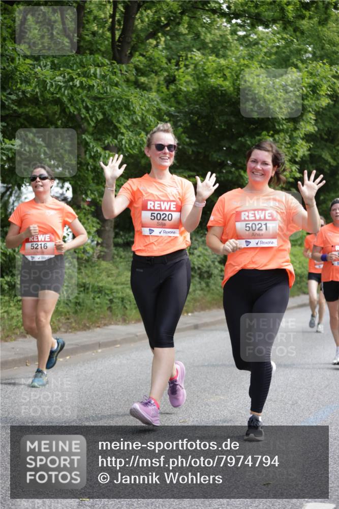 15.06.2025 - REWE Women's Run Jannik Wohlers http://msf.ph/oto/7974794 15.06.2025 10:09:38 Laufen 5216, 5020, 4, 5021 meine-sportfotos.de