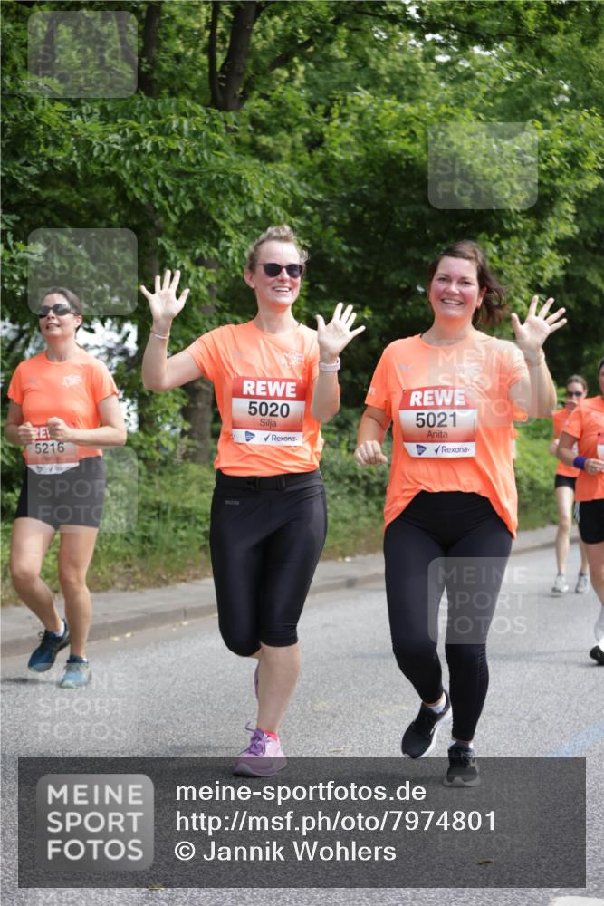 15.06.2025 - REWE Women's Run Jannik Wohlers http://msf.ph/oto/7974801 15.06.2025 10:09:39 Laufen 5216, 5020, 5021 meine-sportfotos.de