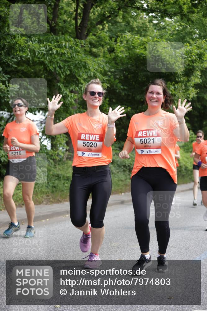 15.06.2025 - REWE Women's Run Jannik Wohlers http://msf.ph/oto/7974803 15.06.2025 10:09:39 Laufen 5020, 5021, 5216 meine-sportfotos.de