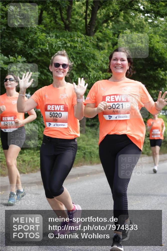 15.06.2025 - REWE Women's Run Jannik Wohlers http://msf.ph/oto/7974833 15.06.2025 10:09:39 Laufen 5020, 5216, 5021 meine-sportfotos.de