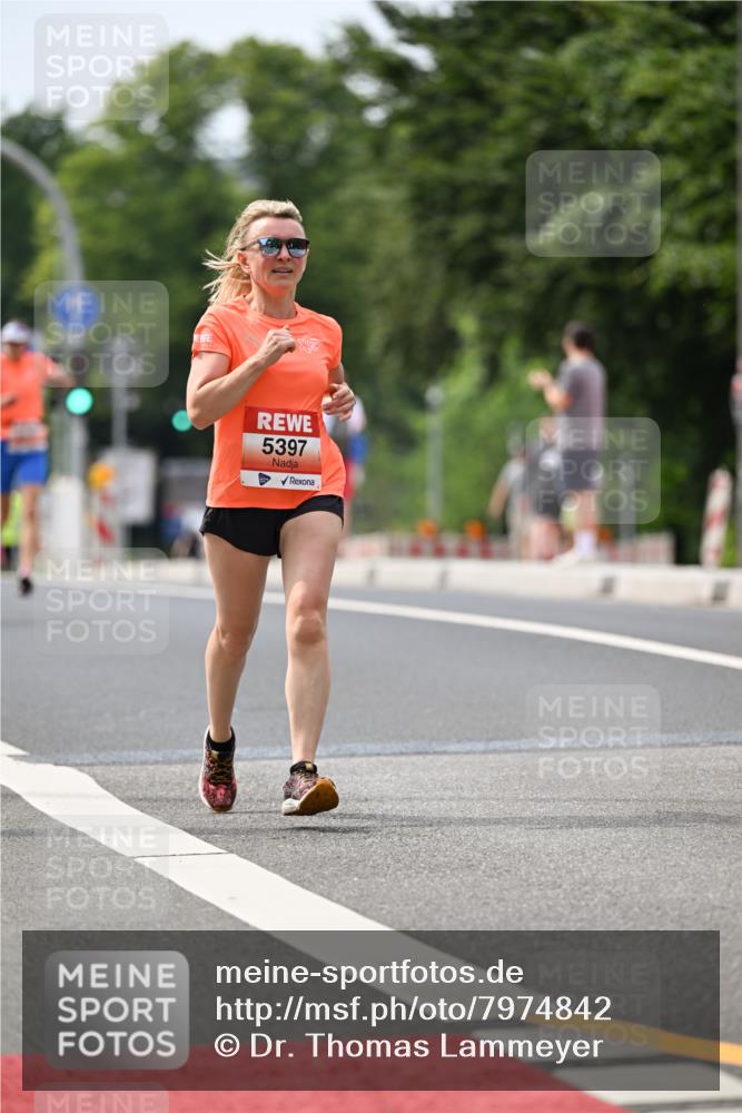 15.06.2025 - REWE Women's Run Dr. Thomas Lammeyer http://msf.ph/oto/7974842 15.06.2025 10:40:16 Laufen 5397 meine-sportfotos.de