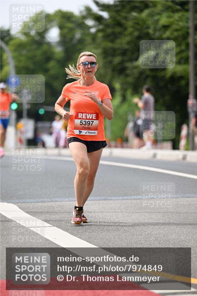 15.06.2025 - REWE Women's Run Dr. Thomas Lammeyer http://msf.ph/oto/7974849 15.06.2025 10:40:16 Laufen 5397 meine-sportfotos.de